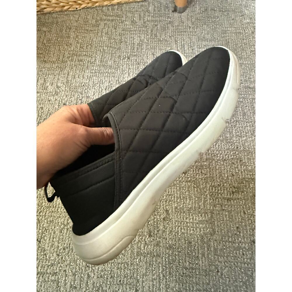 Vera Bradley black quilted‎ cloud comfort shoes 10